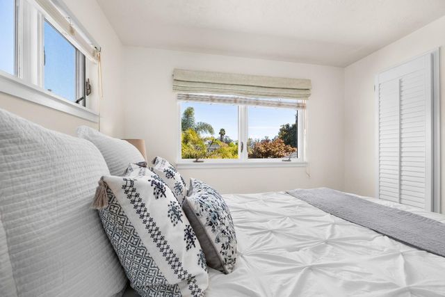 464 Hampstead Way, Santa Cruz, CA 95062