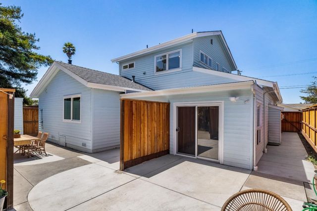 464 Hampstead Way, Santa Cruz, CA 95062