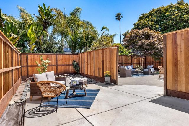 464 Hampstead Way, Santa Cruz, CA 95062