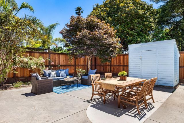 464 Hampstead Way, Santa Cruz, CA 95062