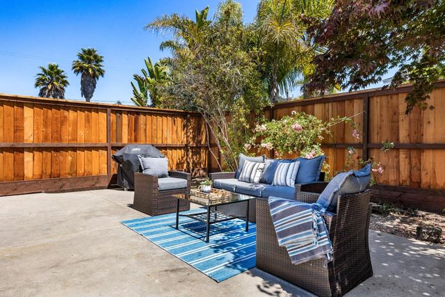 464 Hampstead Way, Santa Cruz, CA 95062