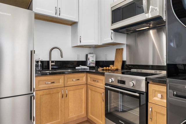 464 Hampstead Way, Santa Cruz, CA 95062