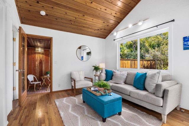 464 Hampstead Way, Santa Cruz, CA 95062