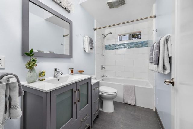 464 Hampstead Way, Santa Cruz, CA 95062