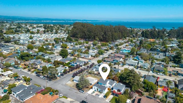 464 Hampstead Way, Santa Cruz, CA 95062
