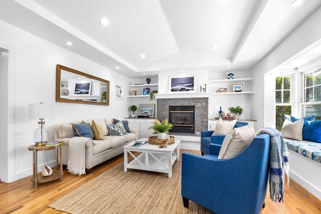 464 Hampstead Way, Santa Cruz, CA 95062