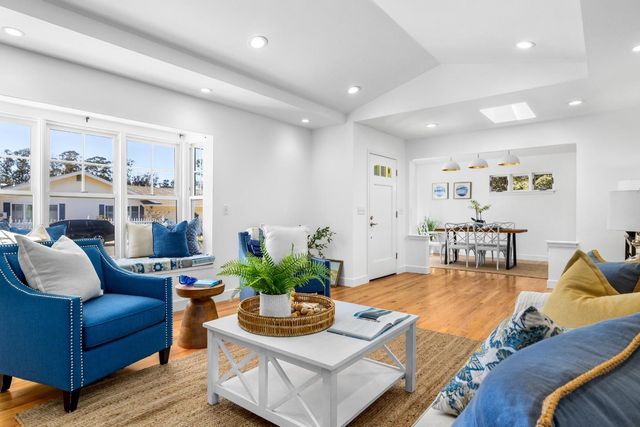 464 Hampstead Way, Santa Cruz, CA 95062