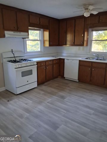 125 Lakeside Drive, Griffin, GA 30223