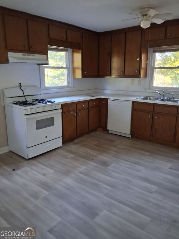 125 Lakeside Drive, Griffin, GA 30223 — photo 4