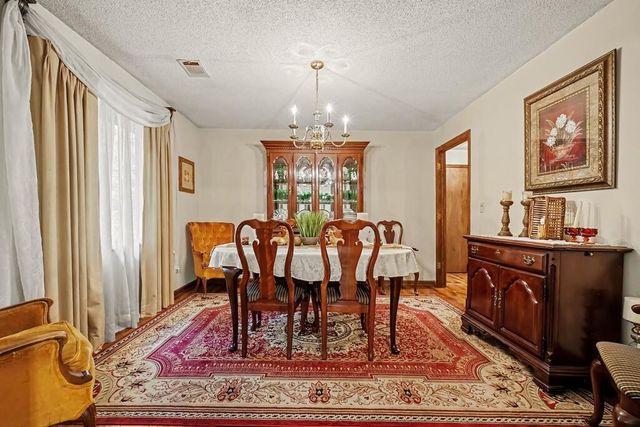 25 Woodall Rd Se, White, GA 30184