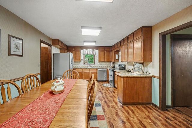 25 Woodall Rd Se, White, GA 30184