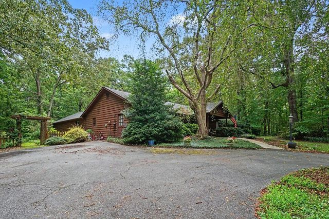 25 Woodall Rd Se, White, GA 30184