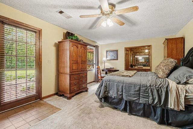 25 Woodall Rd Se, White, GA 30184