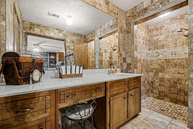 25 Woodall Rd Se, White, GA 30184