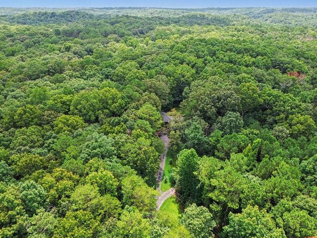 25 Woodall Rd Se, White, GA 30184