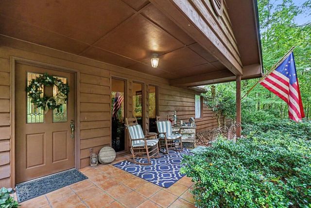25 Woodall Rd Se, White, GA 30184