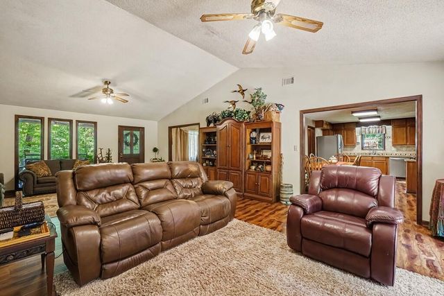 25 Woodall Rd Se, White, GA 30184
