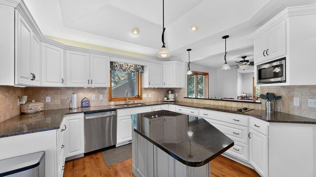 1419 Glendale Hills Drive NE, Rochester, MN 55906