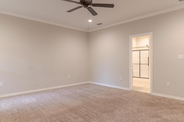 2202 Woodgrove Ln, Longview, TX 75605