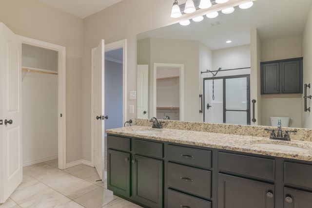 2202 Woodgrove Ln, Longview, TX 75605