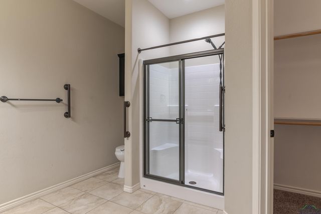 2202 Woodgrove Ln, Longview, TX 75605