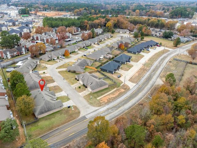 2202 Woodgrove Ln, Longview, TX 75605