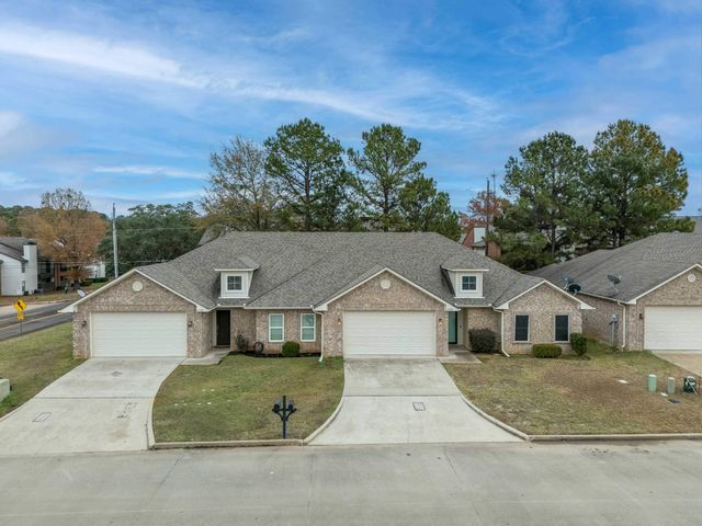 2202 Woodgrove Ln, Longview, TX 75605