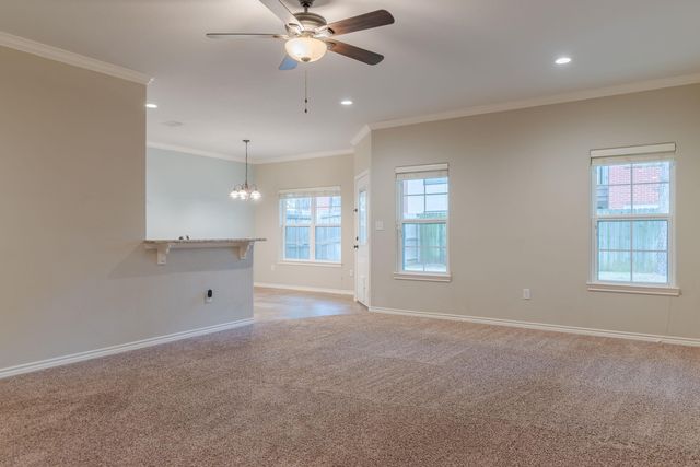 2202 Woodgrove Ln, Longview, TX 75605