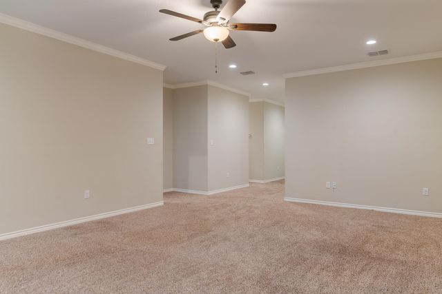 2202 Woodgrove Ln, Longview, TX 75605