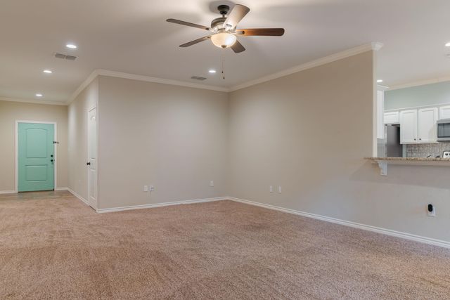 2202 Woodgrove Ln, Longview, TX 75605