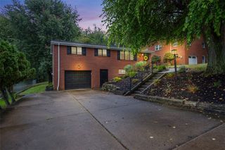 40 Stone Marker, South Strabane, PA 15301