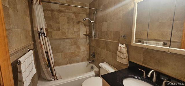 671 Blackstone Ave, East Meadow, NY 11554