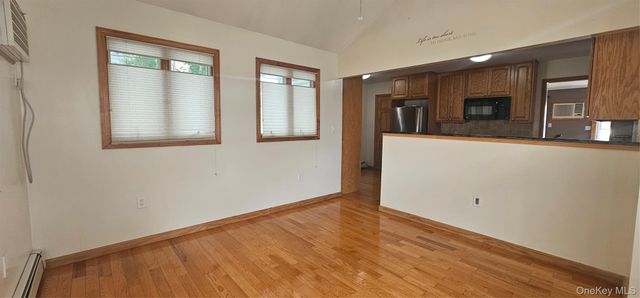 671 Blackstone Ave, East Meadow, NY 11554