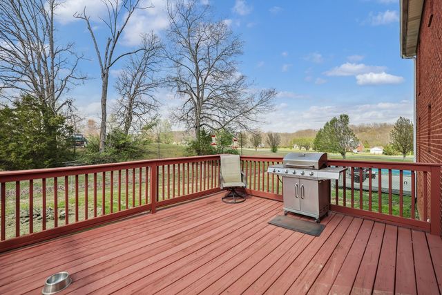407 Ranch Rd, Portland, TN 37148