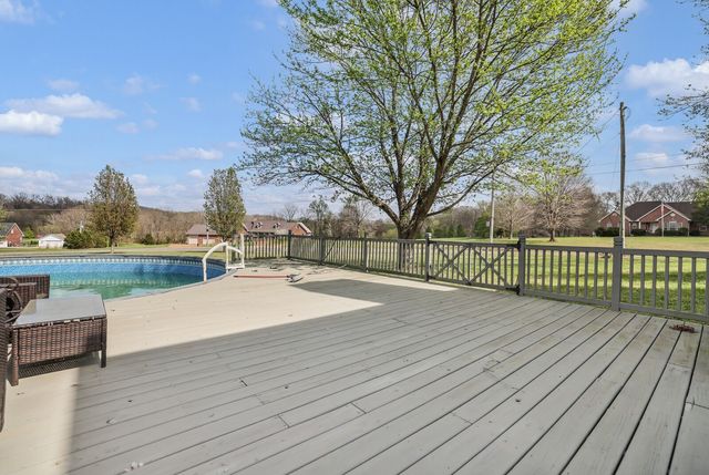 407 Ranch Rd, Portland, TN 37148