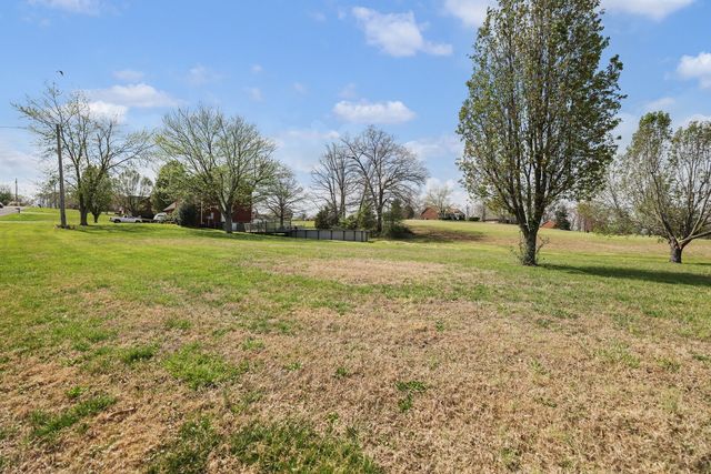 407 Ranch Rd, Portland, TN 37148