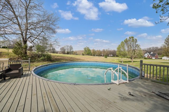 407 Ranch Rd, Portland, TN 37148