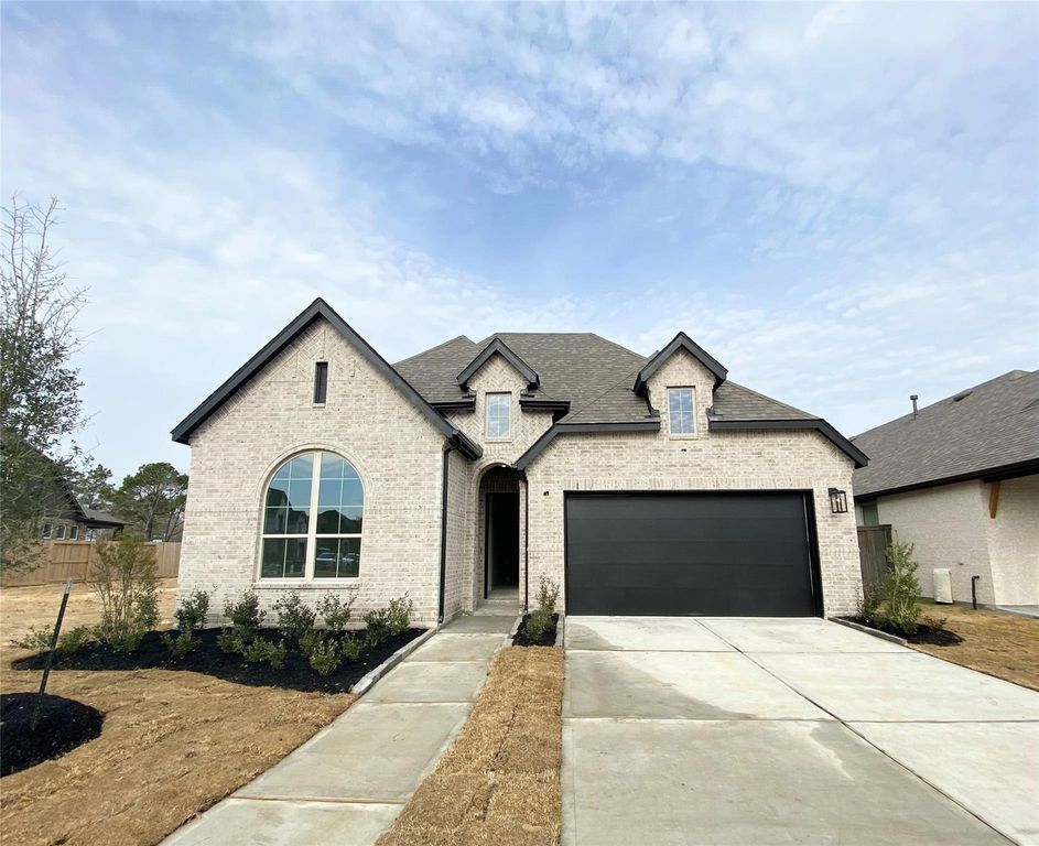 11811 Sawgrass Drive, Mont Belvieu, TX 77523