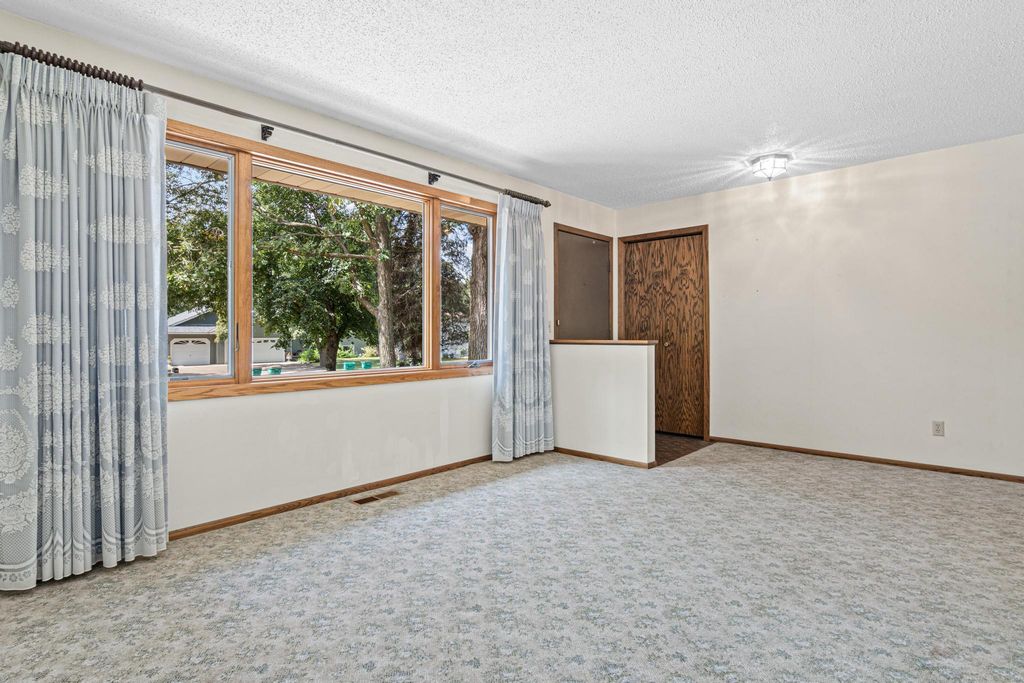 12611 Larch Street NW, Coon Rapids, MN 55448 — photo 4