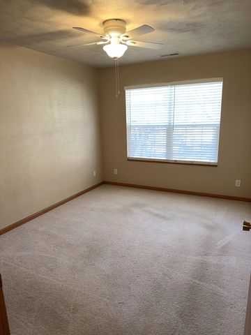 6546 OAKCREST Lane 6A, Loves Park, IL 61111