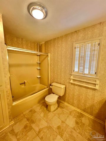 212 11th Ave, Atmore, AL 36502