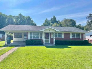 212 11th Ave, Atmore, AL 36502