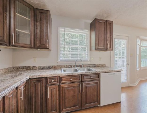 2050 Abington Lane, Snellville, GA 30078