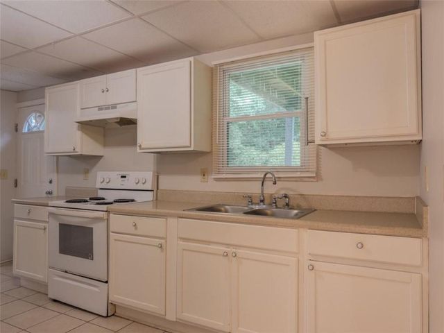 2050 Abington Lane, Snellville, GA 30078