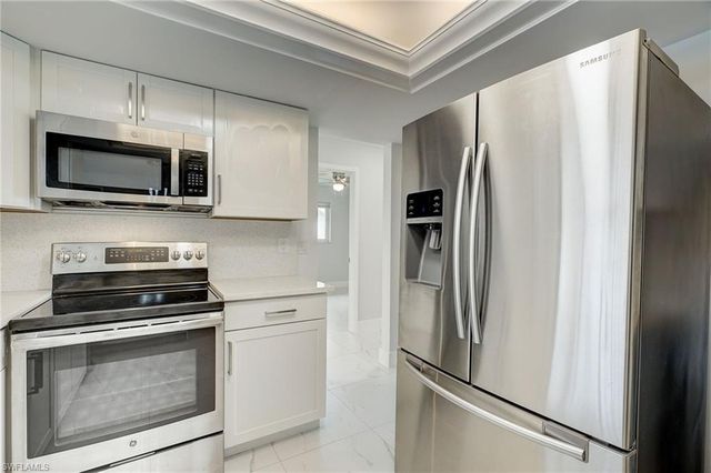 2214 SE 13th ST, Cape Coral, FL 33990