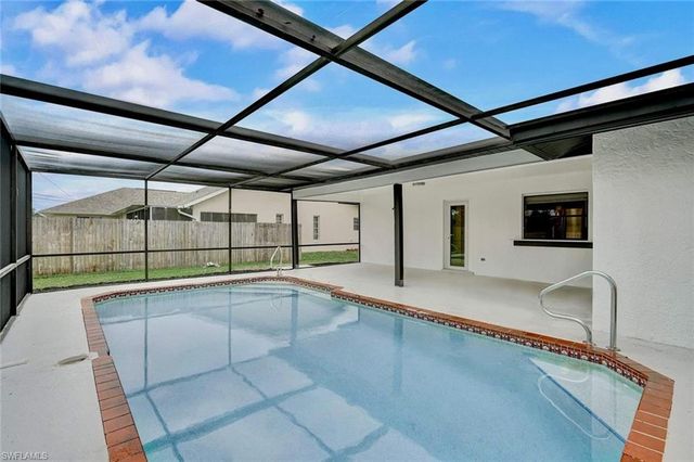 2214 SE 13th ST, Cape Coral, FL 33990