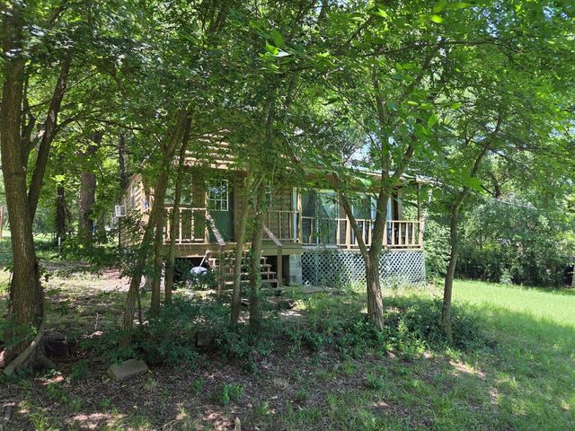 150 Dover Drive, Gordonville, TX 76245