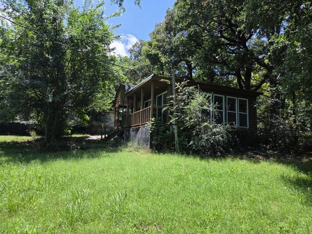 150 Dover Drive, Gordonville, TX 76245