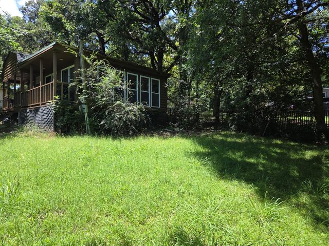 150 Dover Drive, Gordonville, TX 76245