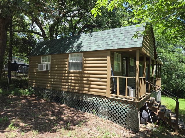 150 Dover Drive, Gordonville, TX 76245